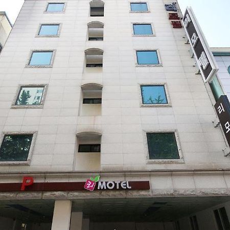 Lee Motel Yeosu Zewnętrze zdjęcie